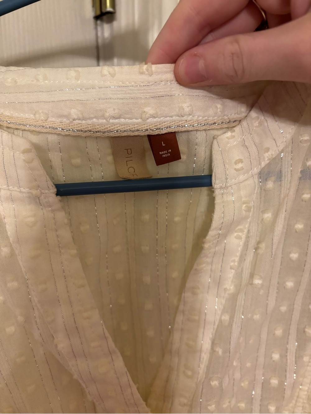 Pilcro Cream Textured Ruffle Button Tank Size L - Picture 2 of 3